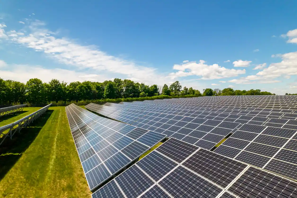 painel solar instalao campo aberto jpg (1)